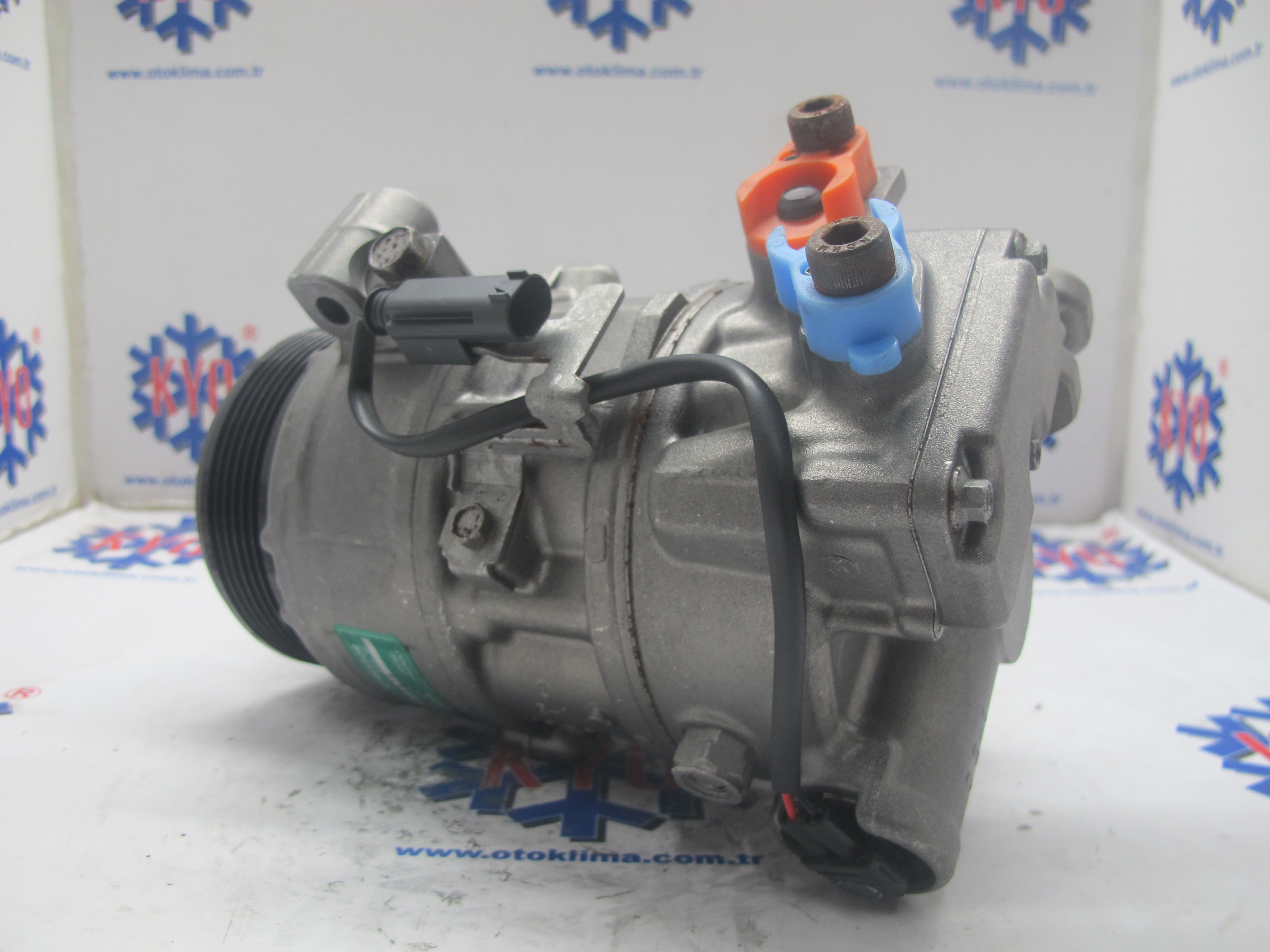 KYOK15039 BMW E87-E90 OEM:64526987766