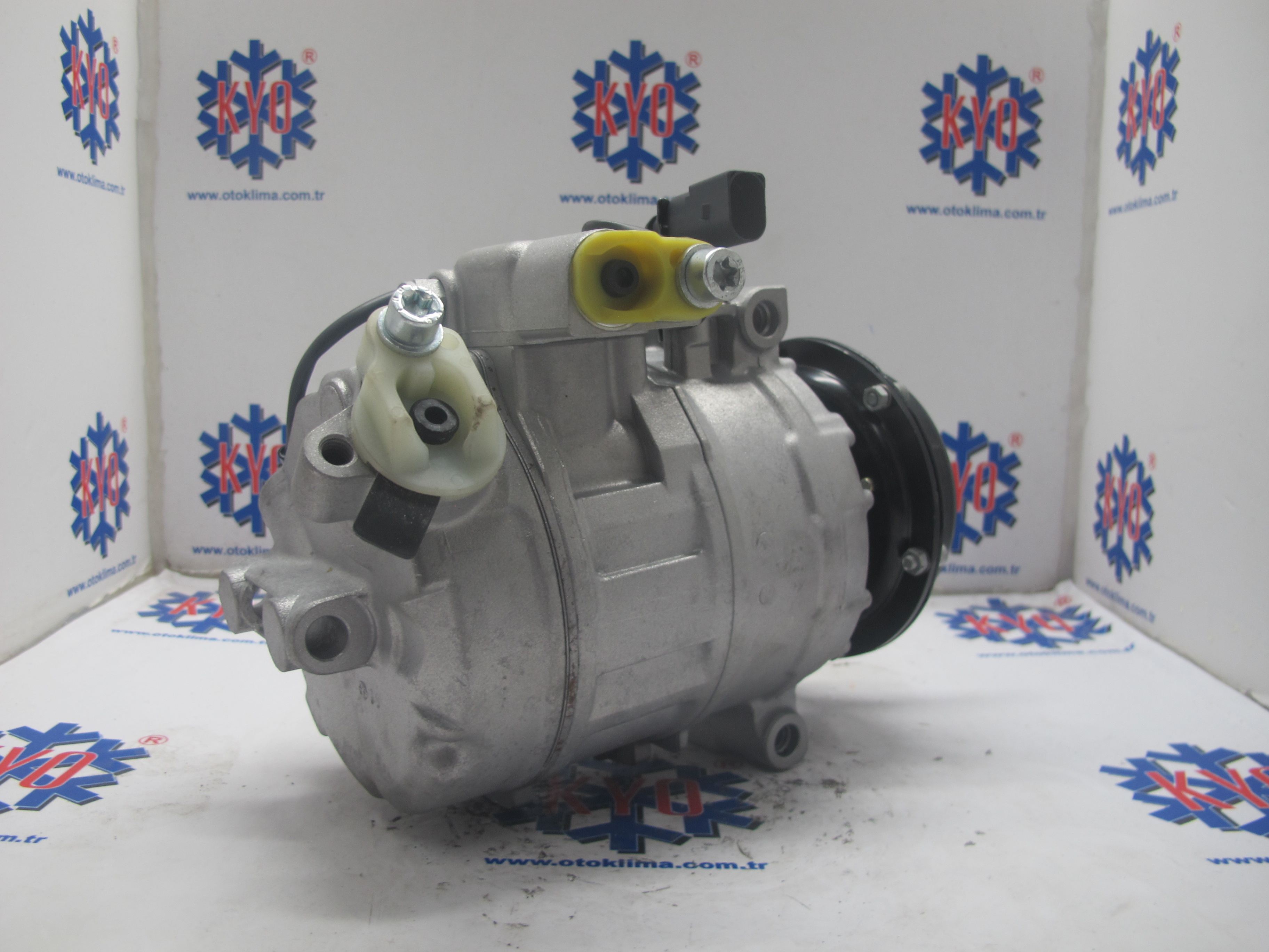 KYOK151408  VOLKSWAGEN  TRANSPORTER T5 2.5 TDI OEM: 7H0820805C -7H0820805E-7H0820805F-