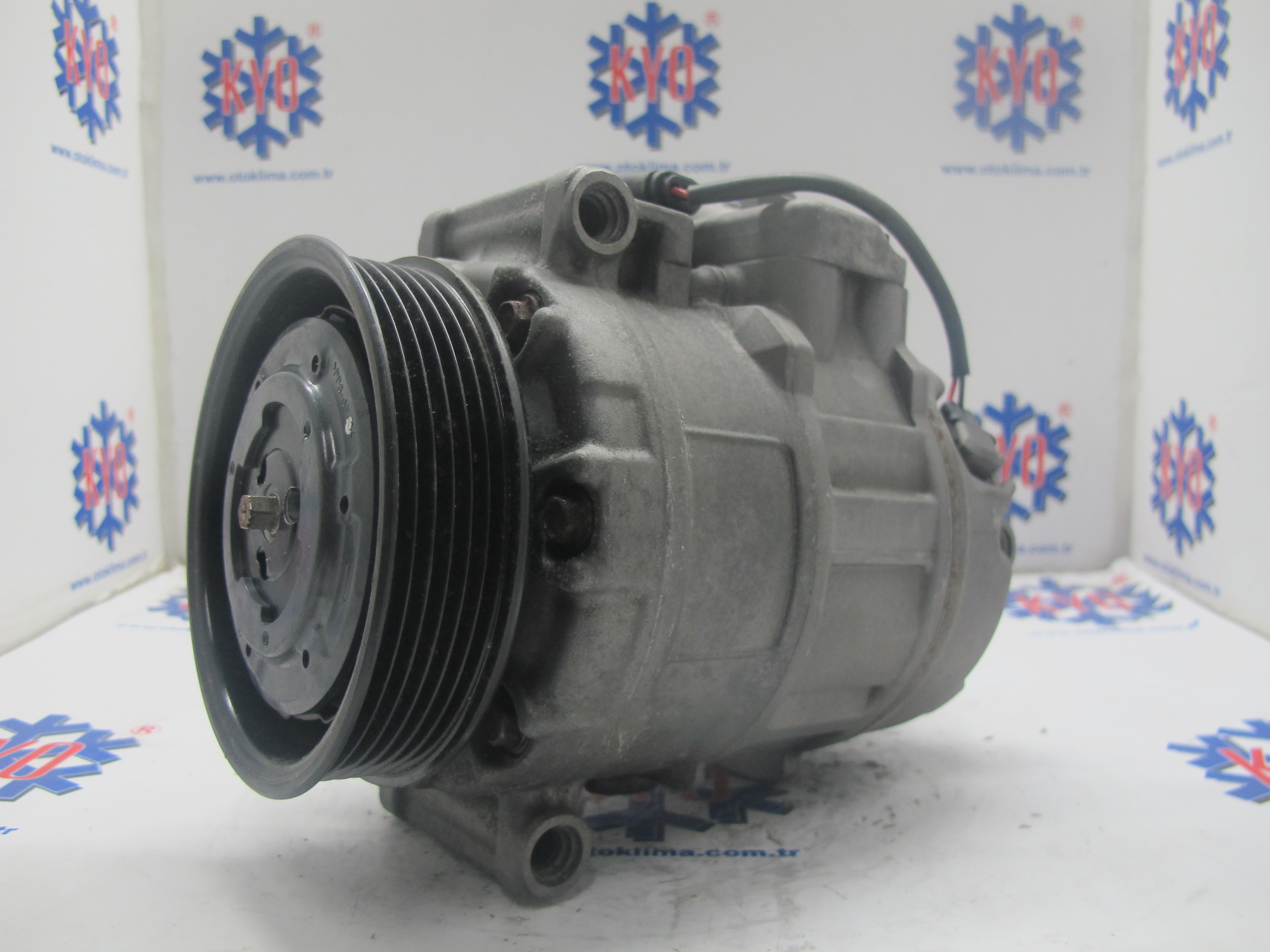 KYOK151556 E60 6PK  OEM: 64509174803 - 64526918753