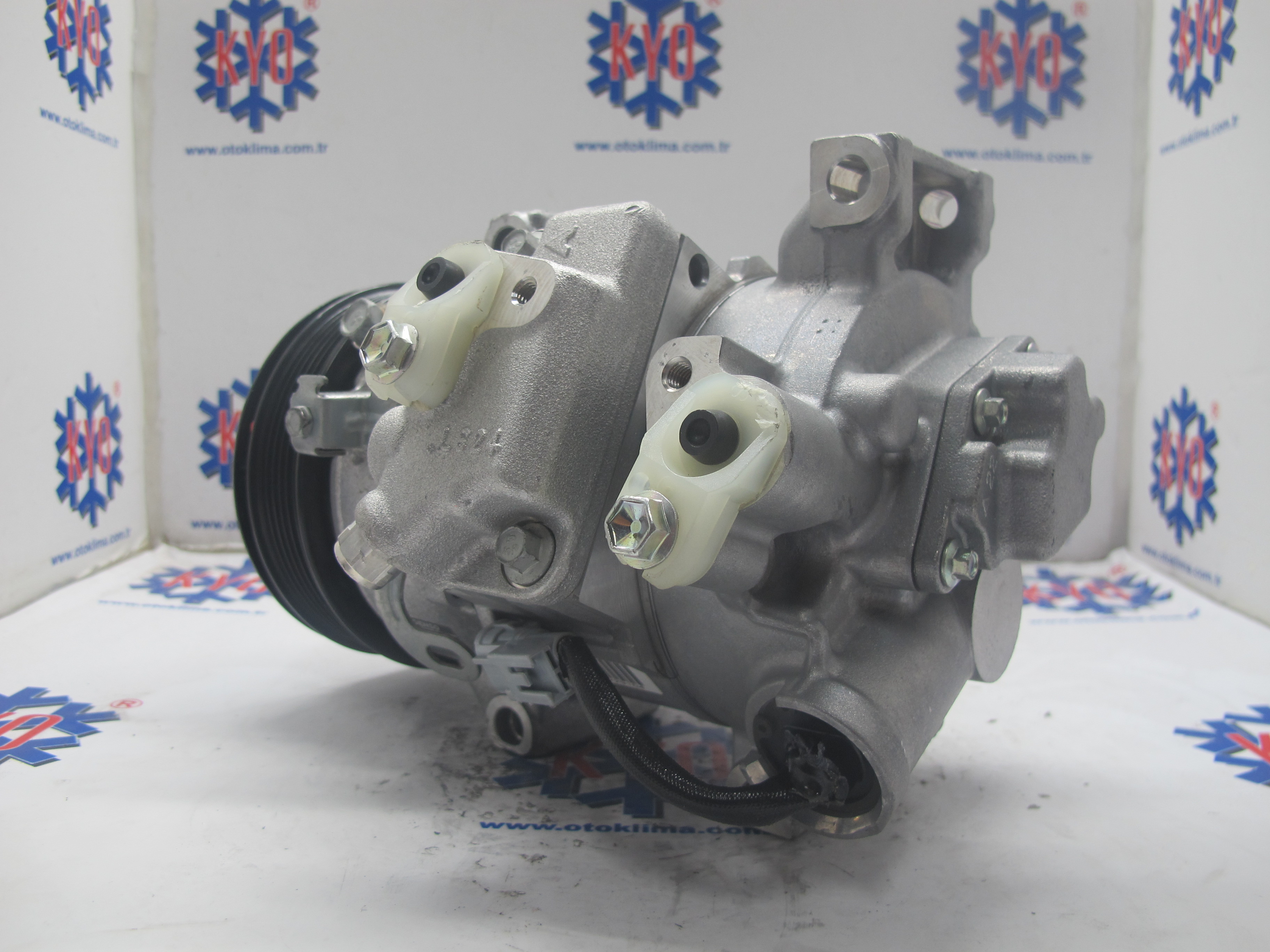 KYOK151683 TOYOTA  AURiS - AVENSİS - COROLLA  OEM:88310-02370